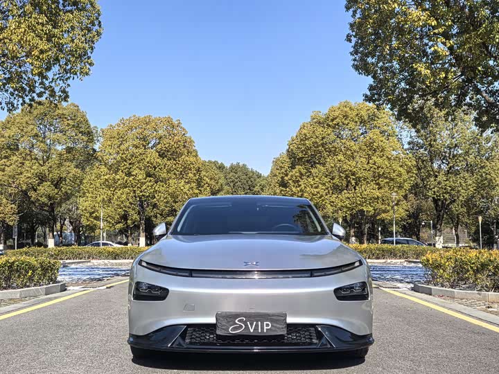 Фото 2 - XPeng P7