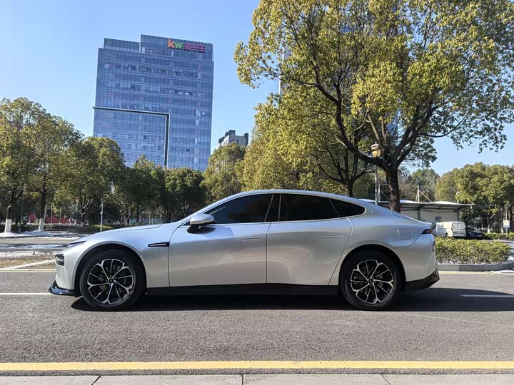 Фото 3 - XPeng P7