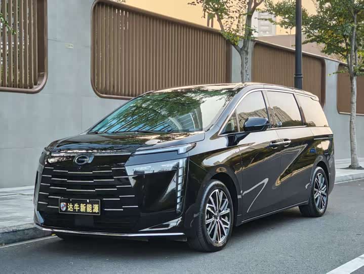 Фото 1 - GAC Trumpchi E8