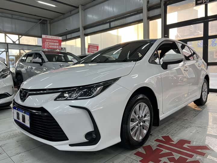 Фото 1 - Toyota Corolla