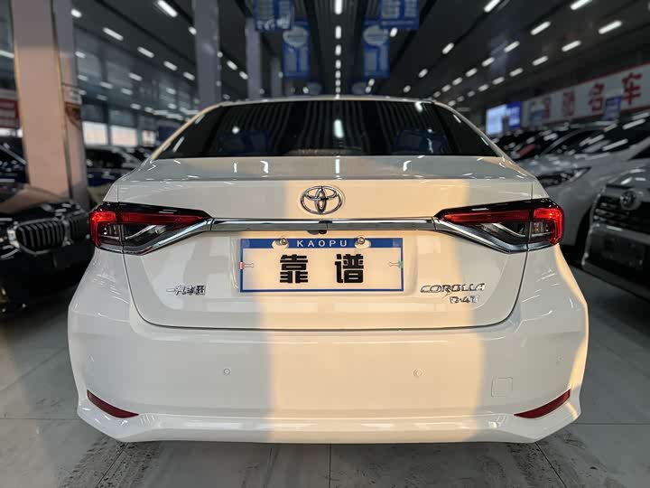 Фото 7 - Toyota Corolla