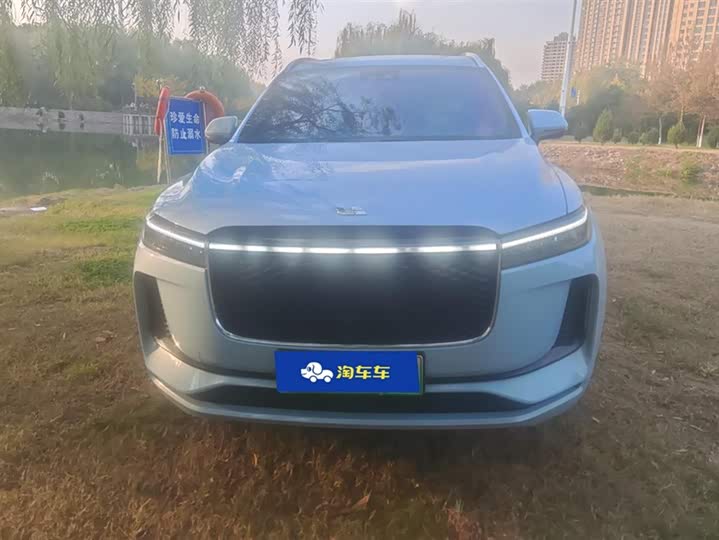 Фото 2 - LiXiang One