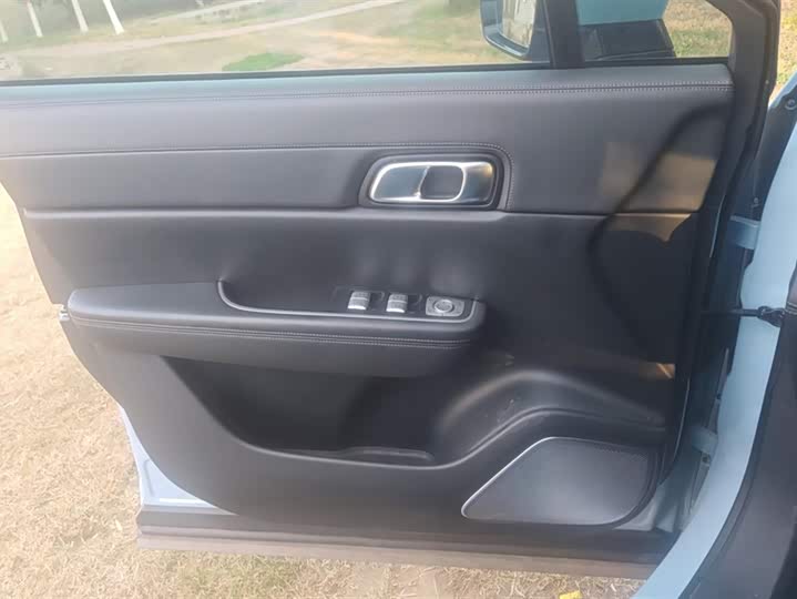 Фото 7 - LiXiang One