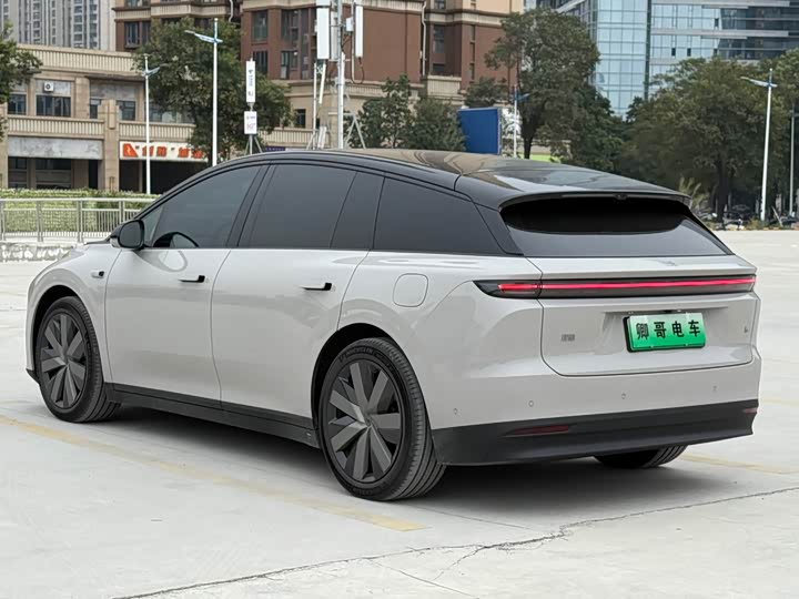 Фото 6 - LiXiang i6