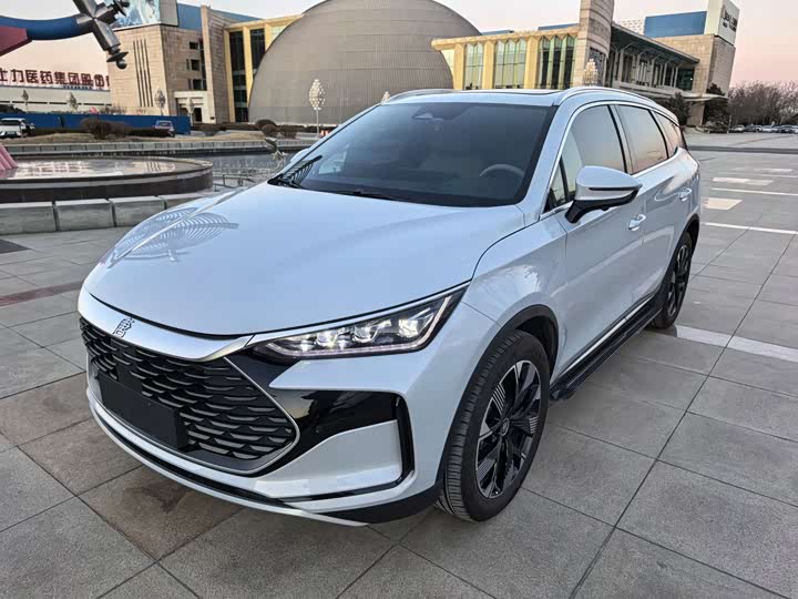 Фото 3 - BYD Tang Hybrid/EV