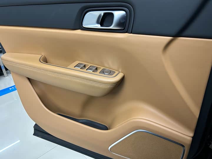 Фото 5 - LiXiang One