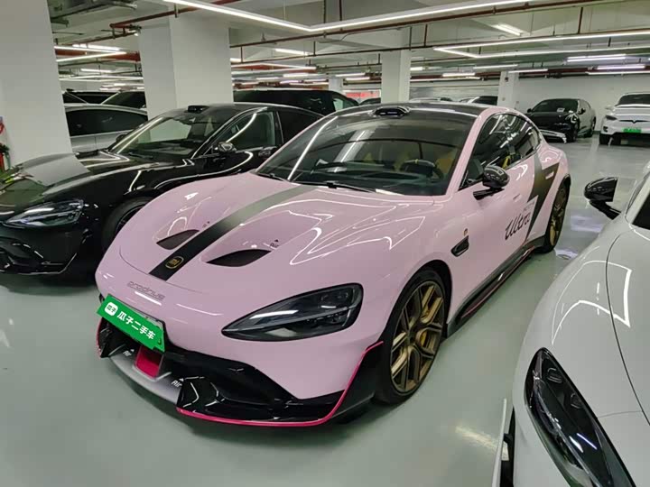 Фото 2 - Xiaomi SU7 Ultra