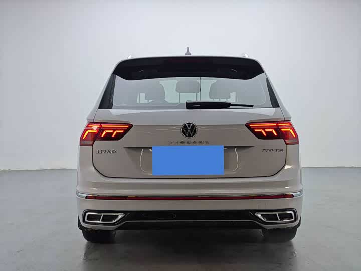 Фото 4 - Volkswagen Tiguan L Pro