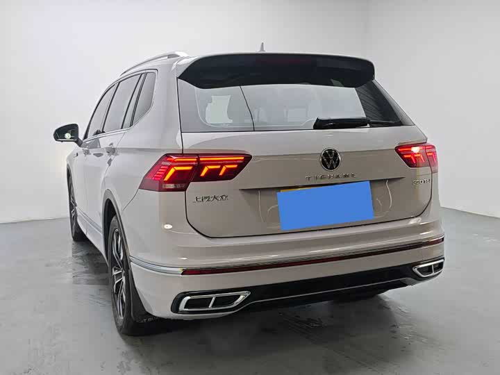 Фото 5 - Volkswagen Tiguan L Pro