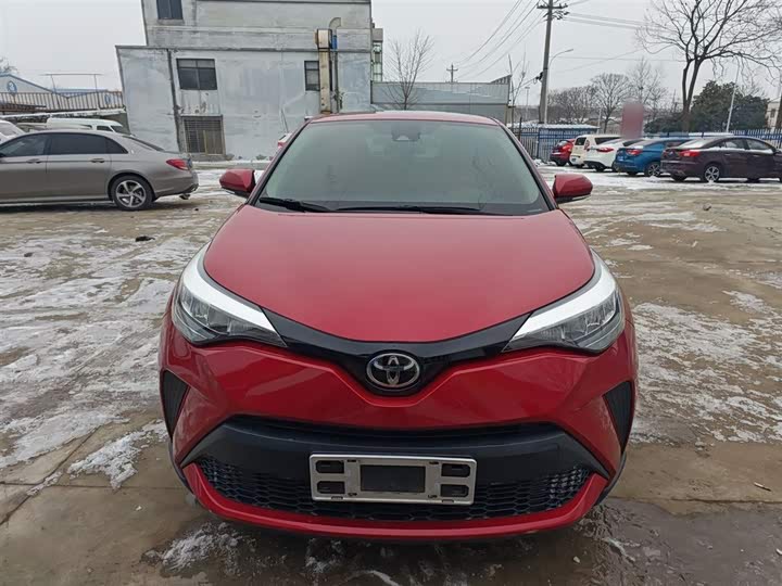 Фото 3 - Toyota C-HR