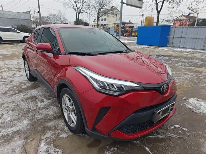Фото 4 - Toyota C-HR