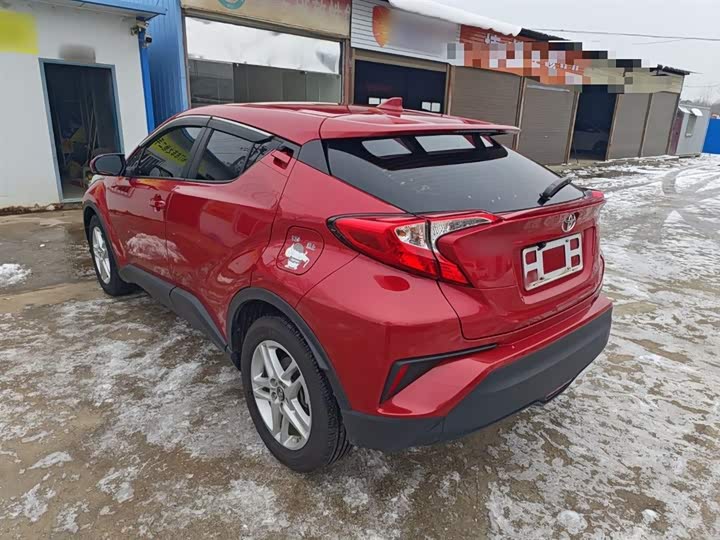 Фото 5 - Toyota C-HR