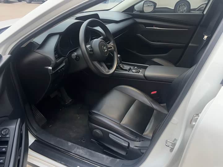 Фото 5 - Mazda 3 (Axela)