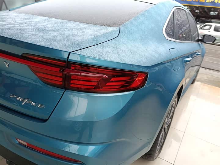 Фото 8 - Geely Preface