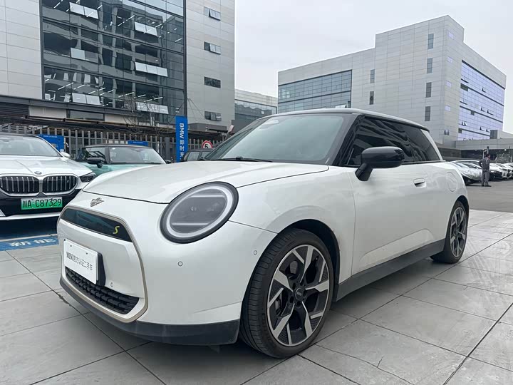 Фото 1 - Mini Cooper