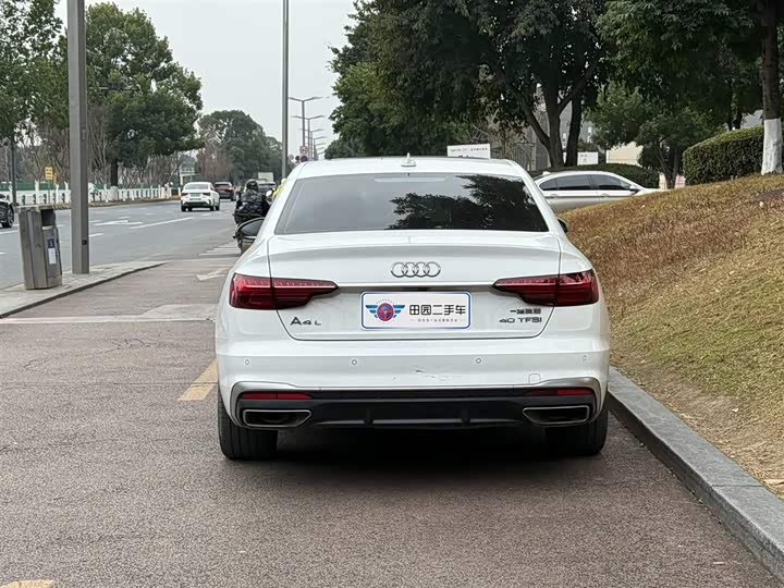 Фото 5 - Audi A4L