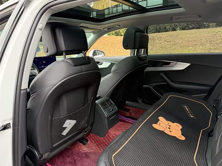 Фото 9 - Audi A4L