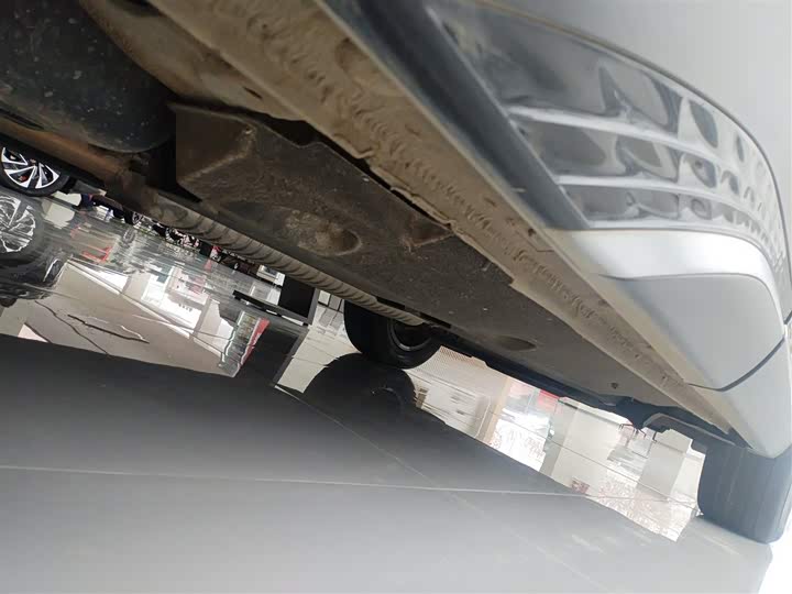 Фото 3 - Hongqi HS5