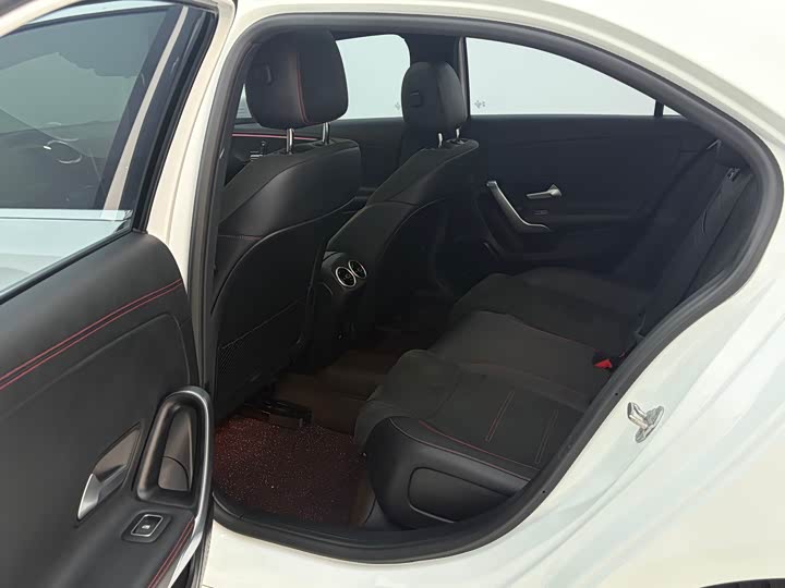 Фото 6 - Mercedes-Benz A-Class