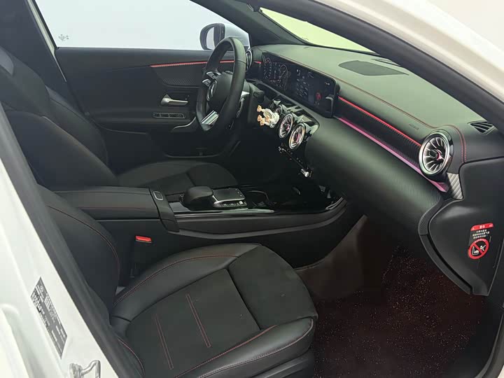 Фото 9 - Mercedes-Benz A-Class