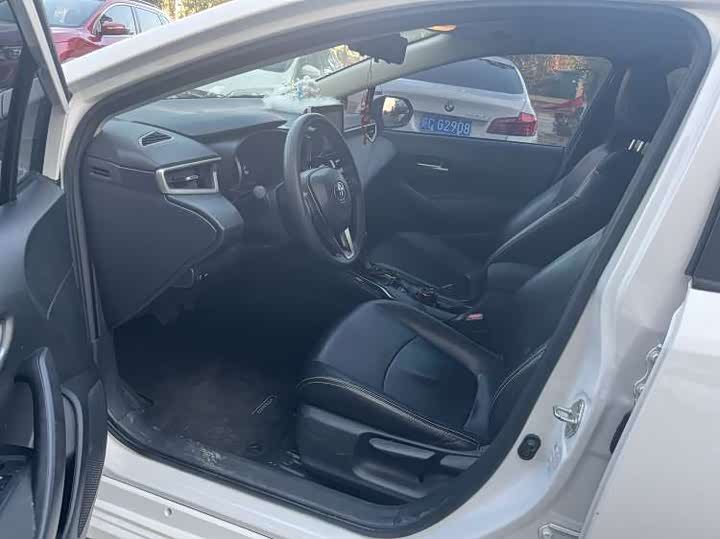 Фото 3 - Toyota Corolla