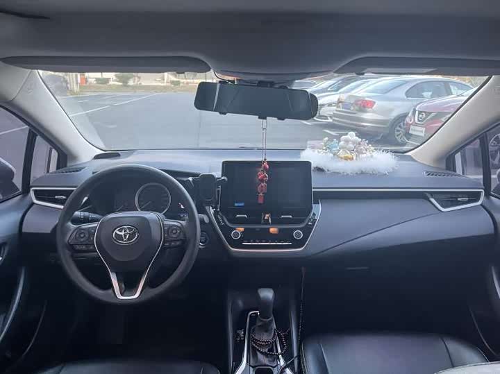 Фото 4 - Toyota Corolla