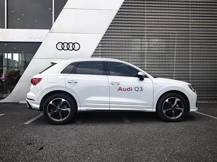 Фото 3 - Audi Q3