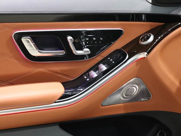 Фото 3 - Mercedes-Benz Maybach S-Class