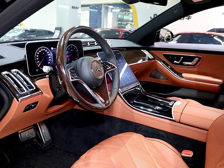 Фото 4 - Mercedes-Benz Maybach S-Class