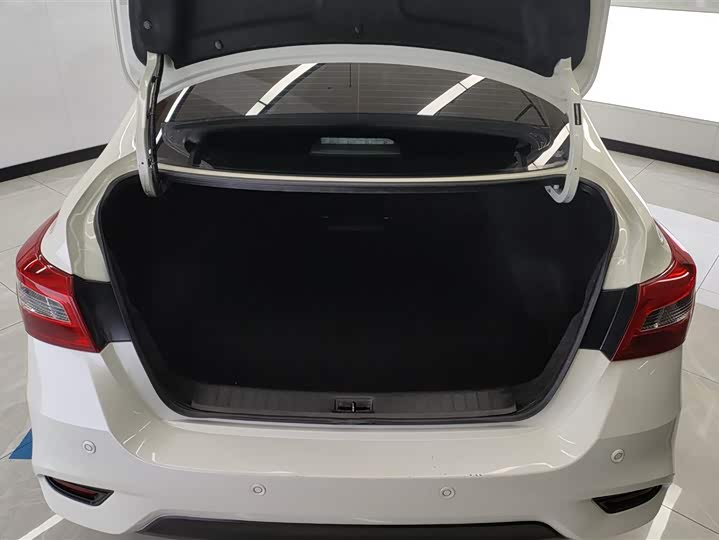 Фото 4 - Nissan Sylphy