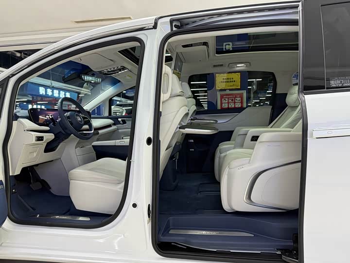 Фото 6 - Buick GL8 Hybrid