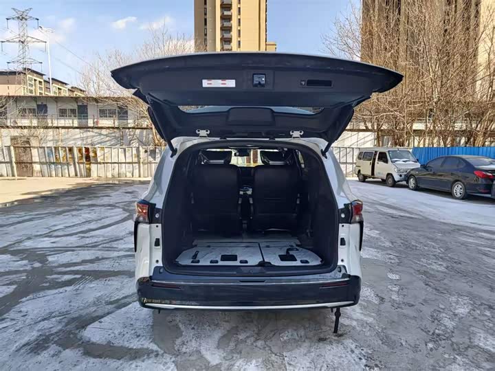 Фото 4 - Toyota Sienna