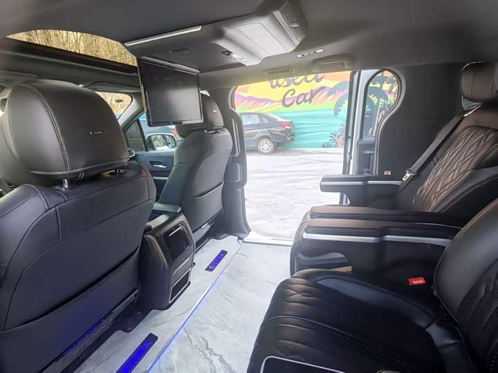 Фото 7 - Toyota Sienna