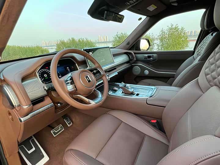 Фото 4 - Tank 700 Hybrid