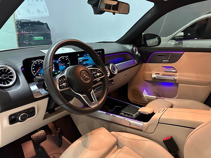 Фото 8 - Mercedes-Benz EQB