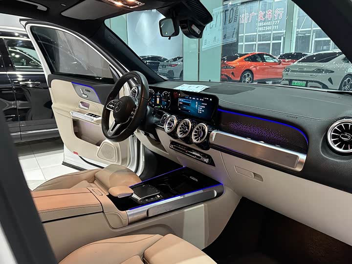 Фото 9 - Mercedes-Benz EQB