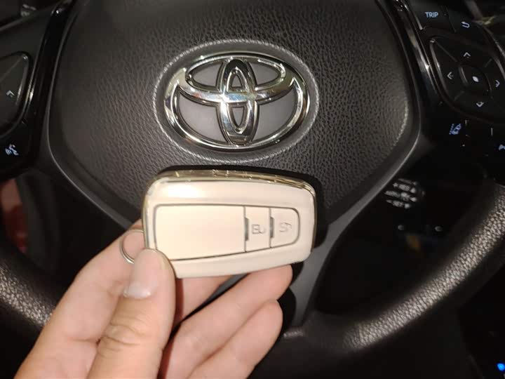 Фото 9 - Toyota Izoa