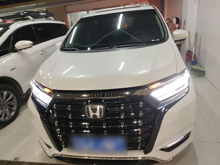 Фото 3 - Honda Elysion