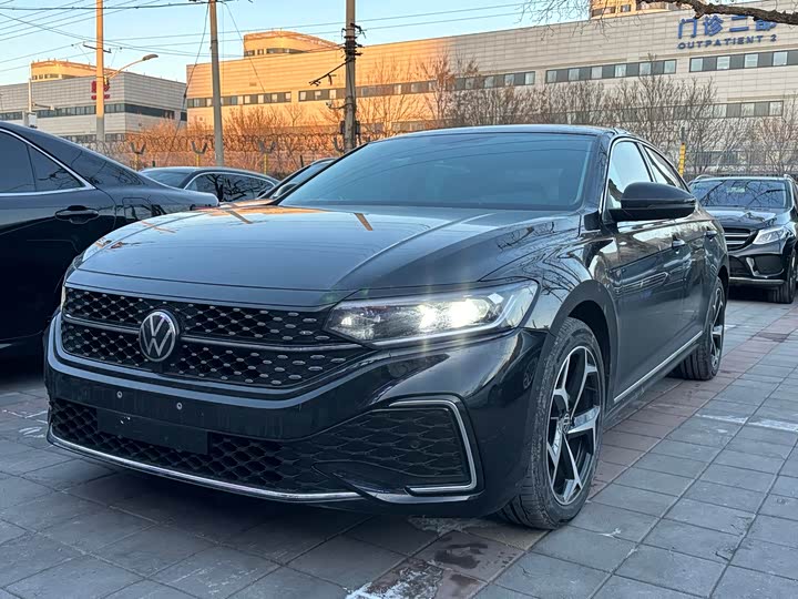 Фото 1 - Volkswagen Passat