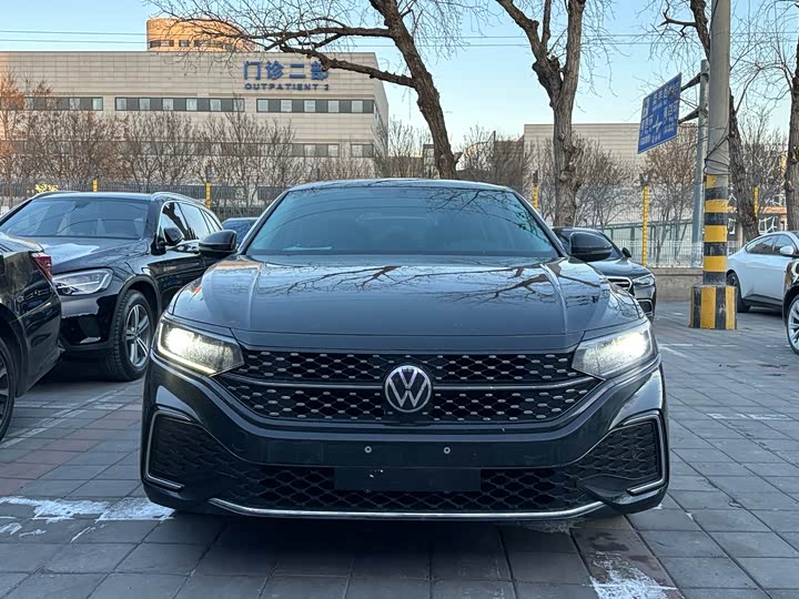 Фото 2 - Volkswagen Passat