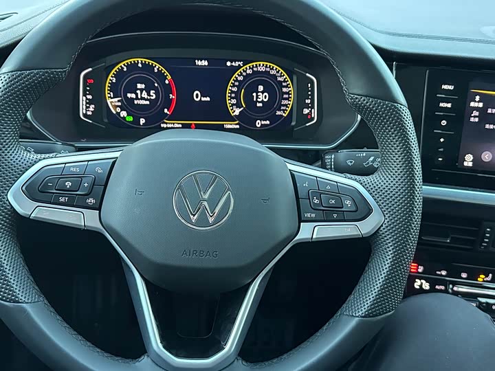 Фото 7 - Volkswagen Passat