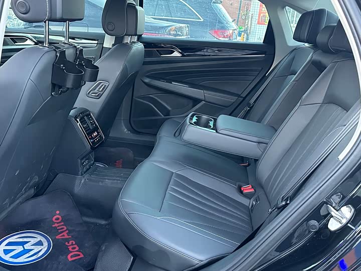 Фото 9 - Volkswagen Passat