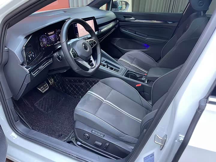 Фото 5 - Volkswagen Golf