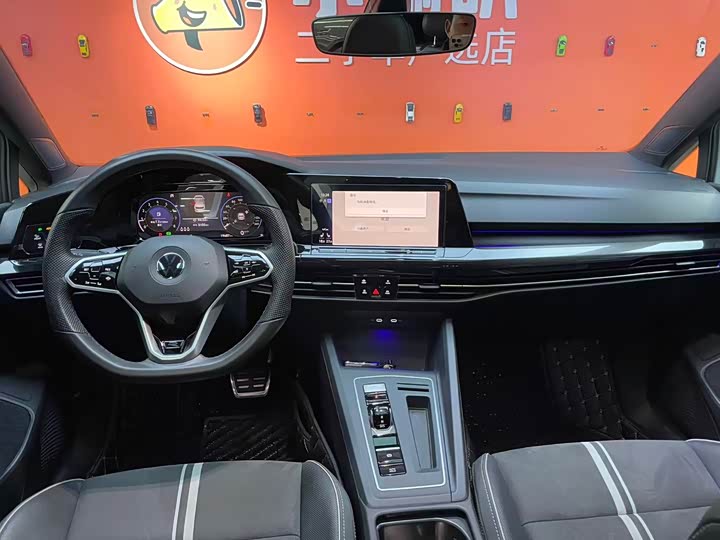 Фото 7 - Volkswagen Golf