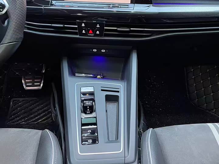 Фото 9 - Volkswagen Golf