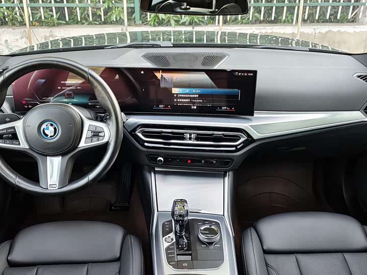 Фото 8 - BMW i4