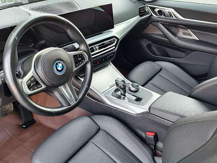 Фото 9 - BMW i4
