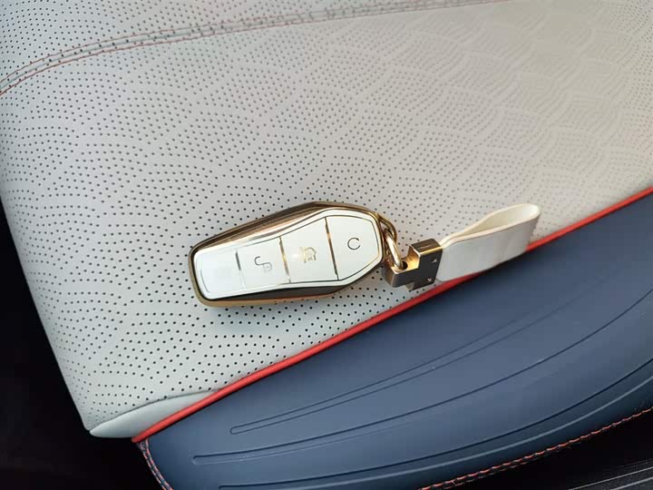 Фото 9 - BYD Yuan Plus