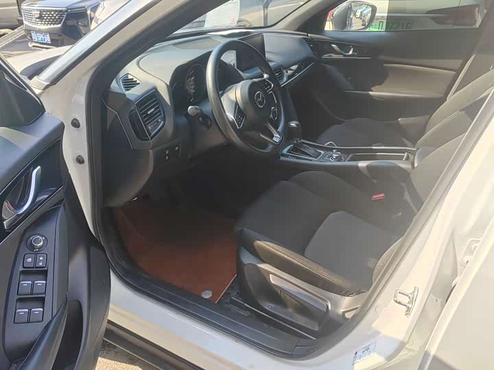 Фото 4 - Mazda CX-4