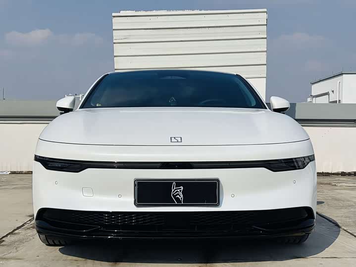 Фото 2 - Zeekr 007